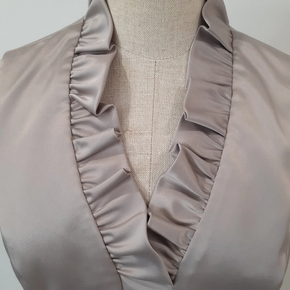 Ronni Nicole | Champagne Dress with ruched neckline - Picture 2 of 9